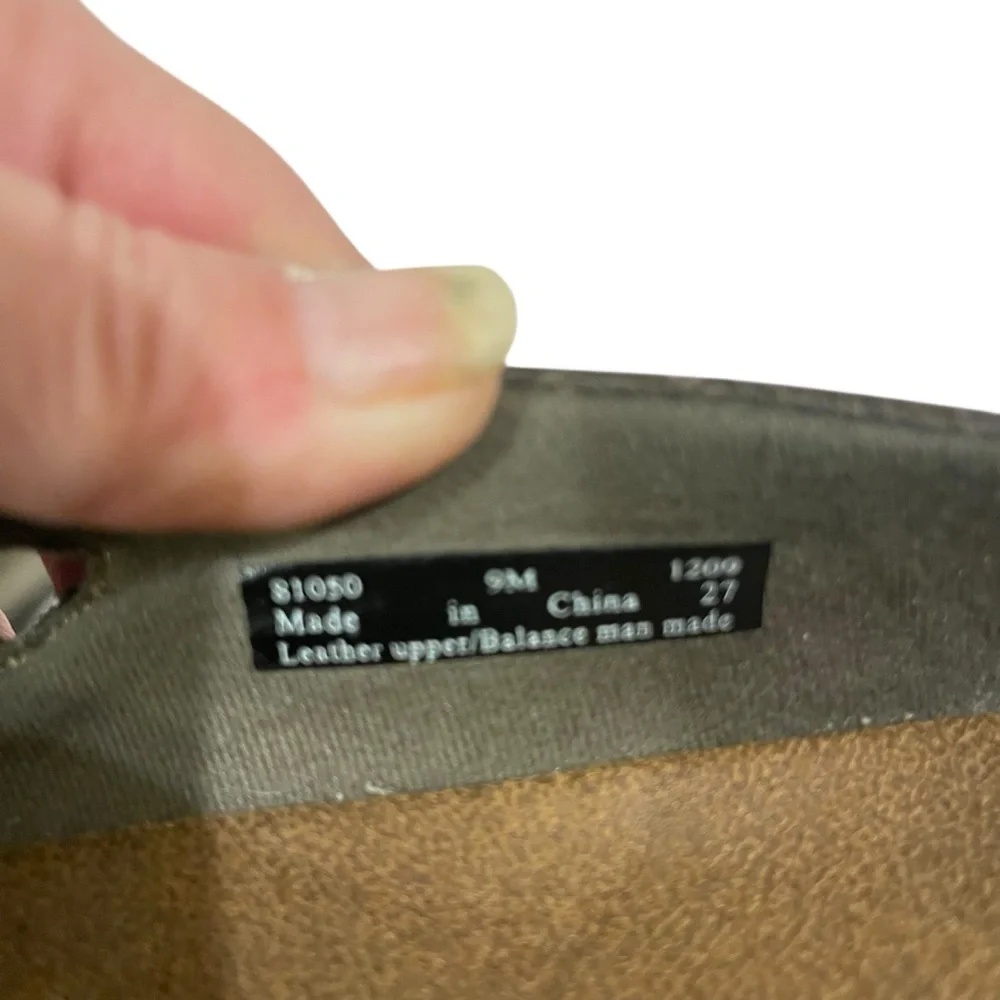 NWOB Clarks Women's Leather Cutout Loafers Flats Shoes - Picture 7 of 7